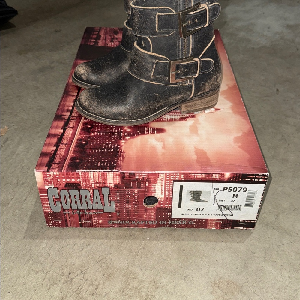 Corral Distressed Brown Boots - Picture 4 of 6